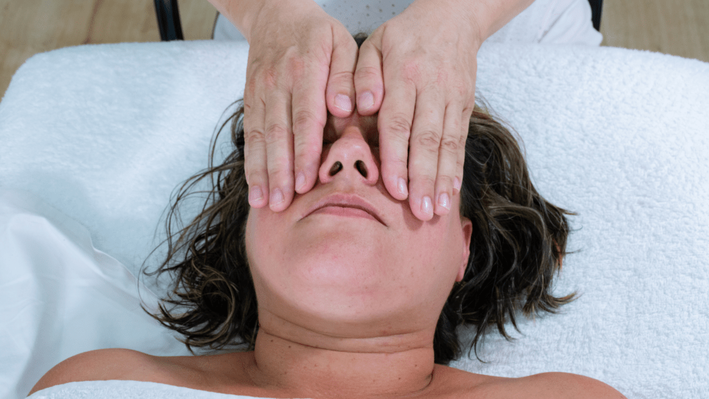 Descubre los increíbles beneficios del masaje holístico 